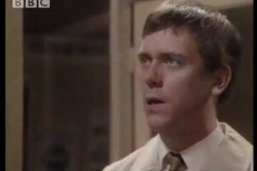 Funny Hugh Laurie & Stephen Fry comedy sketch! ‘Your name, sir? Funny Hugh Laurie & Stephen Fry comedy sketch! ‘Your name, sir?